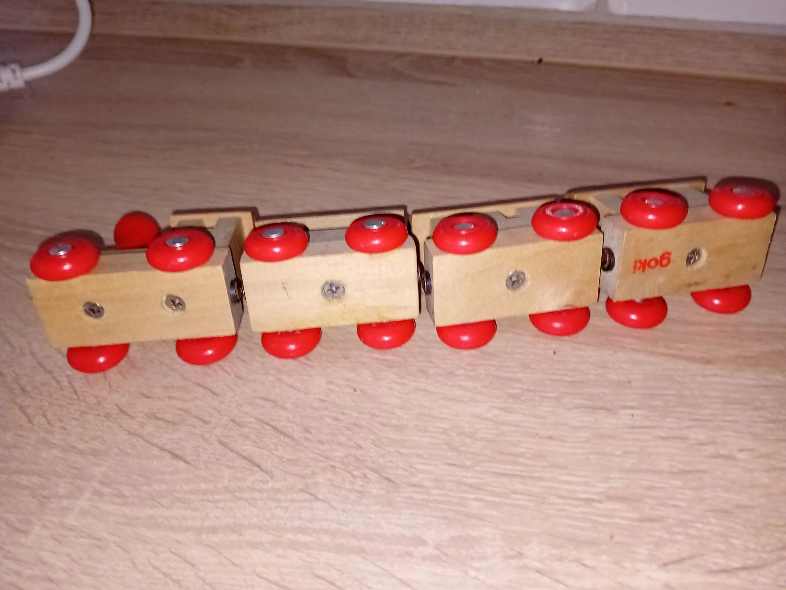 Tren magnético de madera – photo 5